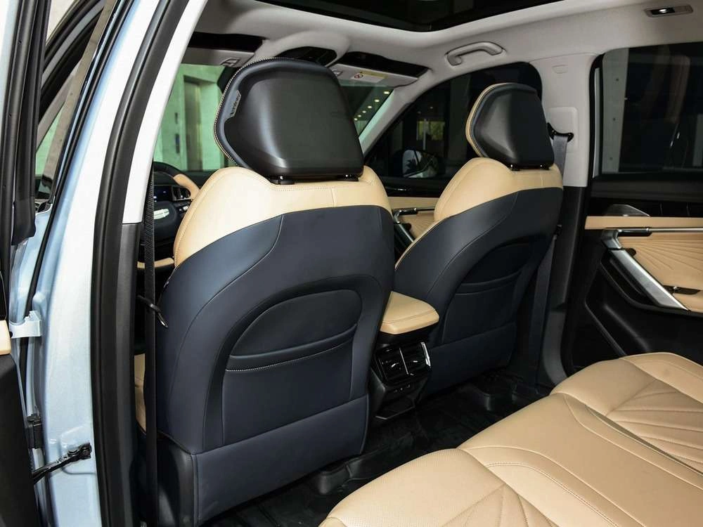 Интерьер салона <br>Geely Atlas  NEW