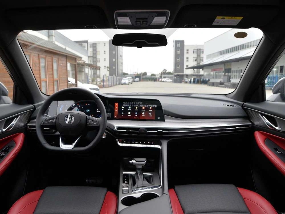 Интерьер салона <br>Changan CS35Plus  New
