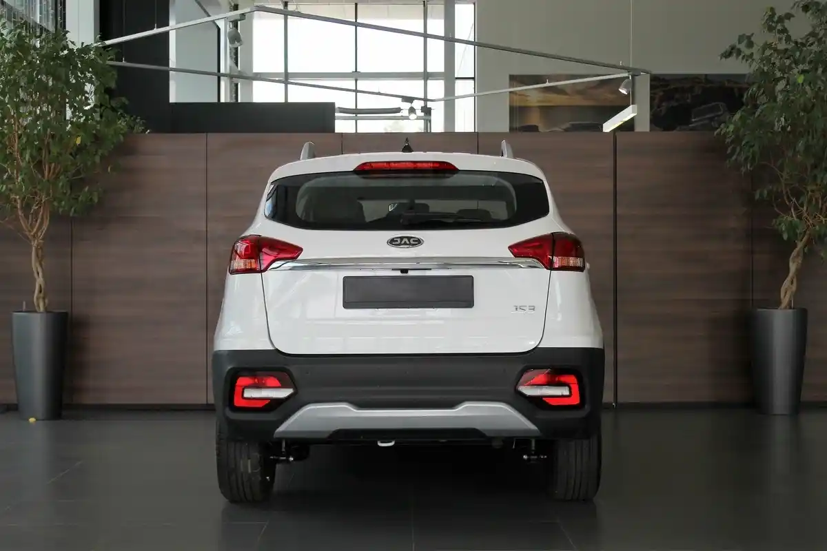 Внешний вид <br>Jac JS3