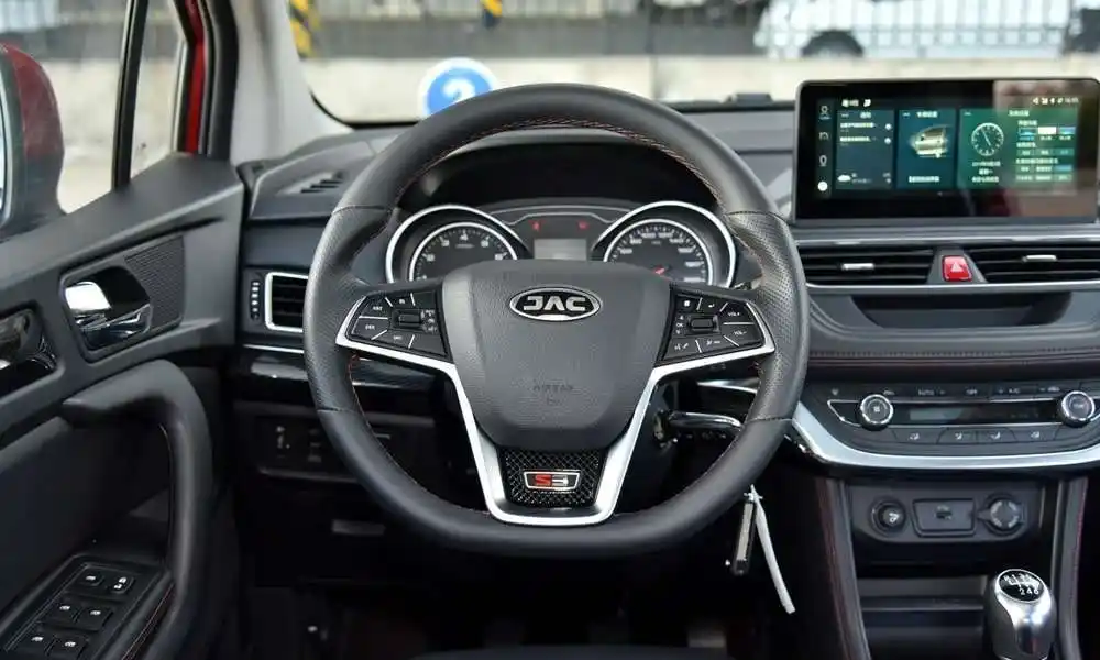 Интерьер салона <br>Jac JS3