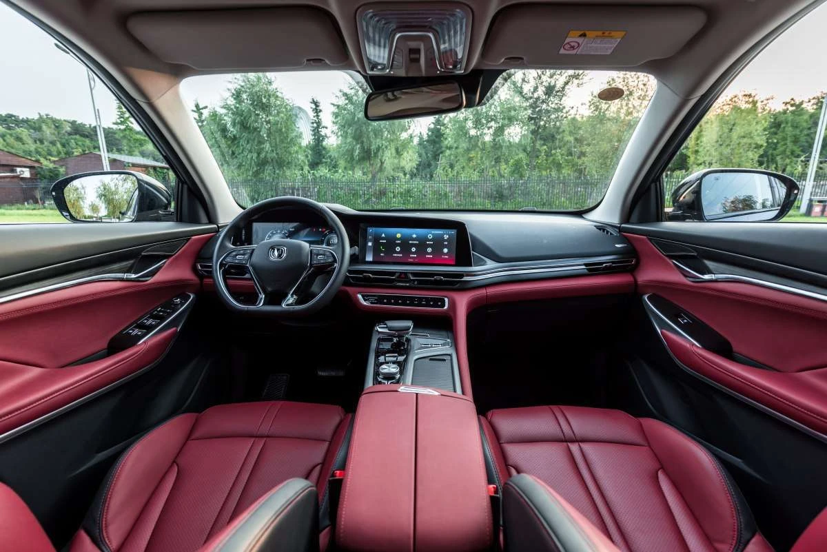Интерьер салона <br>Changan CS75Plus