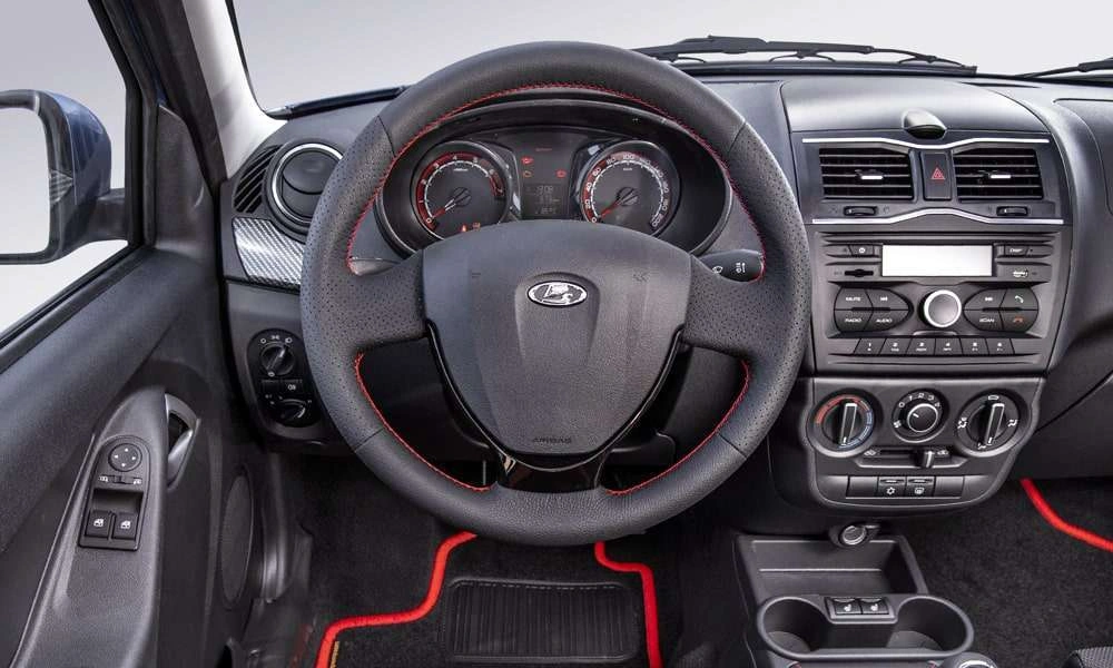 Интерьер салона <br>Lada Granta Sportline Лифтбек