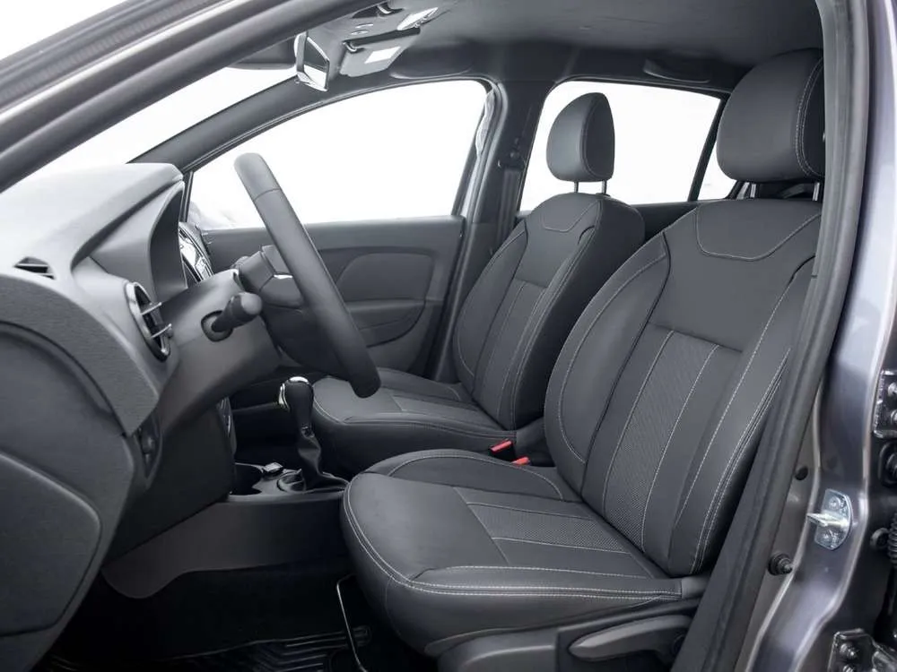 Интерьер салона <br>Renault Logan