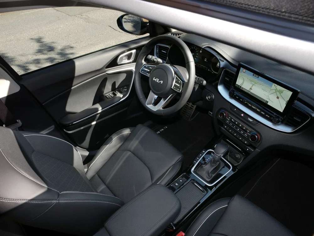 Интерьер салона <br>KIA Ceed SW