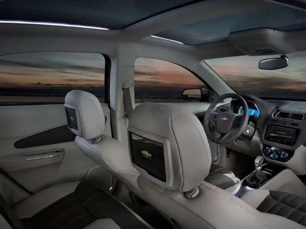 Интерьер салона <br>Chevrolet Cobalt