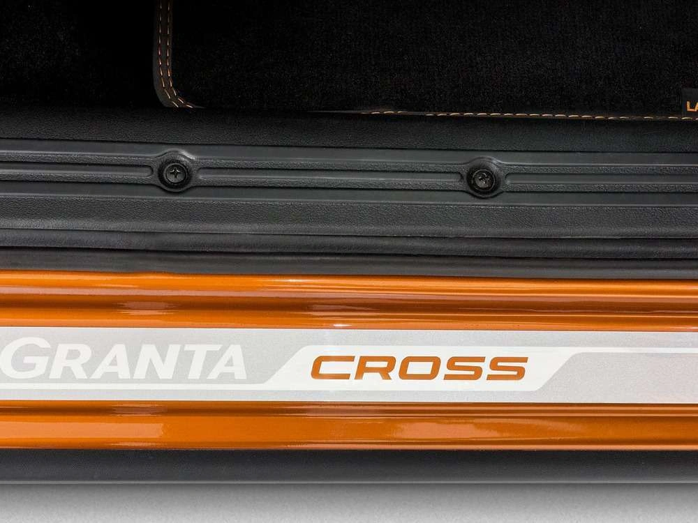 Интерьер салона <br>Lada Granta Cross