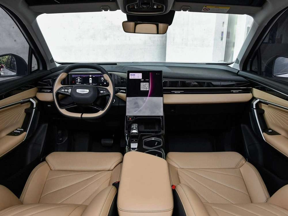 Интерьер салона <br>Geely Atlas  NEW
